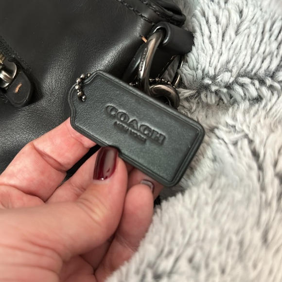 Coach Graham Soft Messenger F72511 - Picture 9 of 12